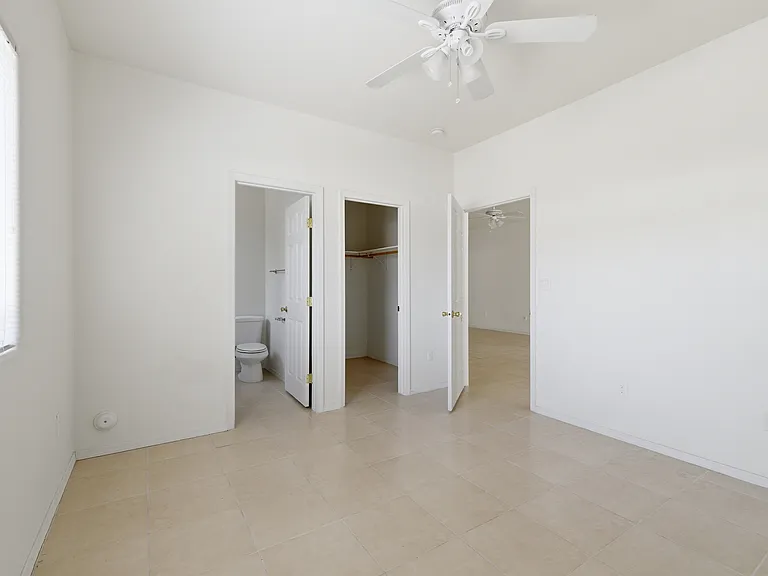 512 W Brown St — Photo 21
