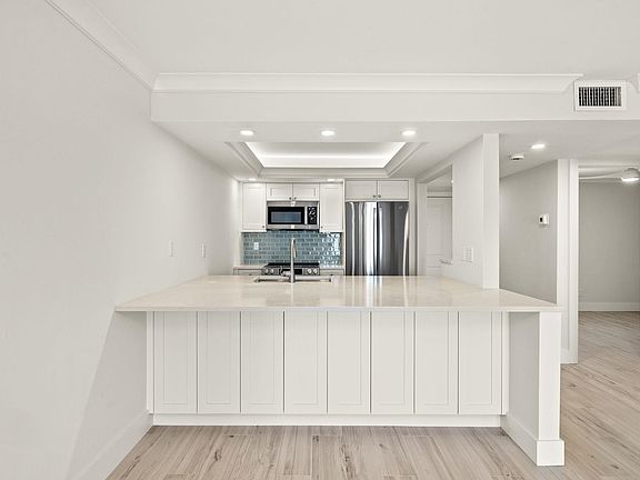 3rd image of 610 Donax St Unit 113