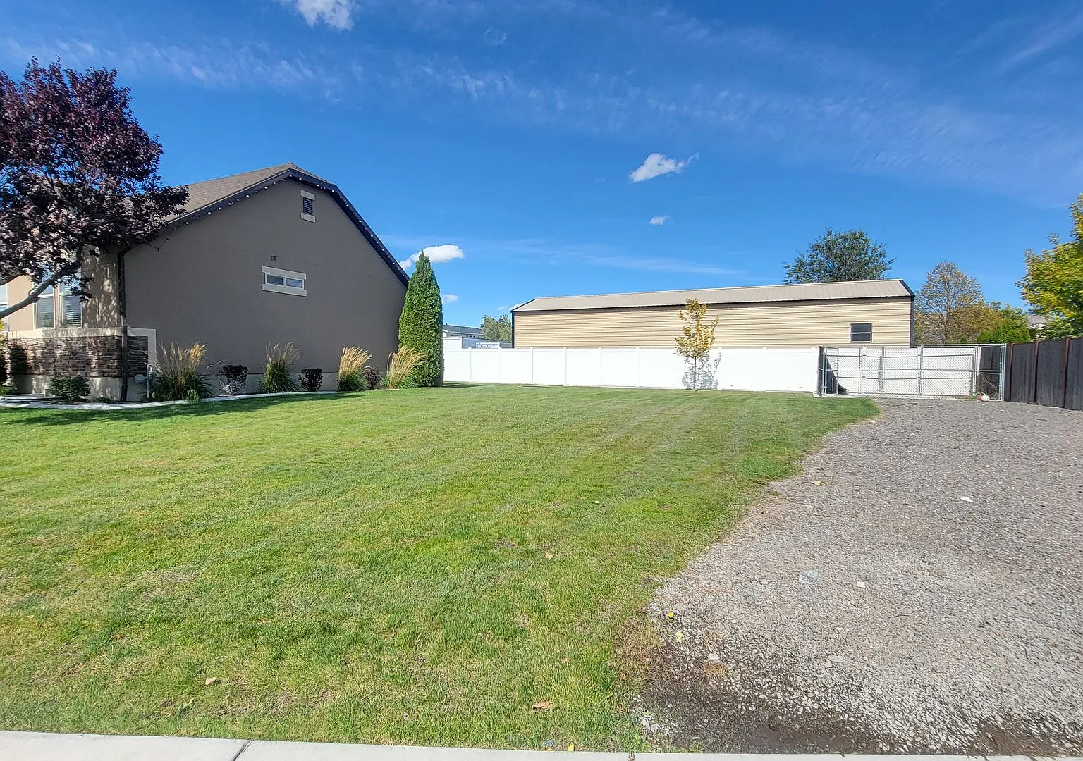 Large and Spacious Lehi Home — Photo 3