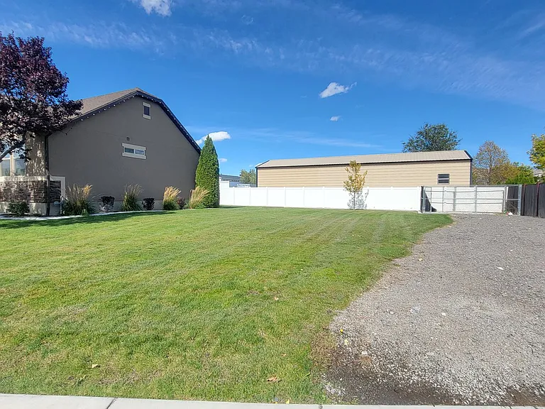 1652 W Brooke St — Photo 3
