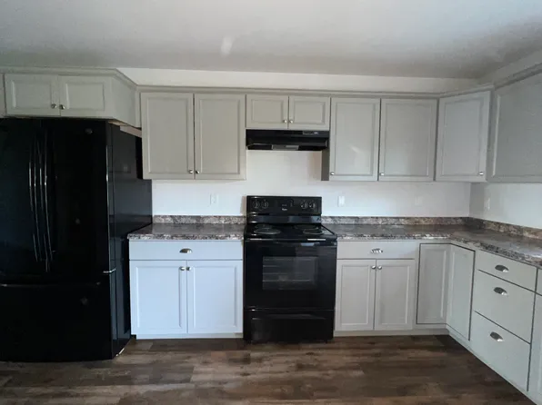35 Meadow Farm Rd, Bangor, ME 04401