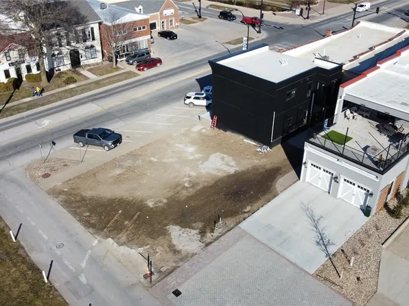 813-5 Washington St, Pella, IA 50219