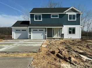 4237 Old Farm Dr, Wayland, MI 49348