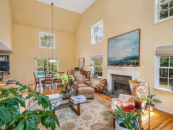 4th image of 9 Cowhill Ln