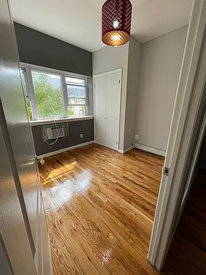 Rented by Aron Fried, LREB | media 5