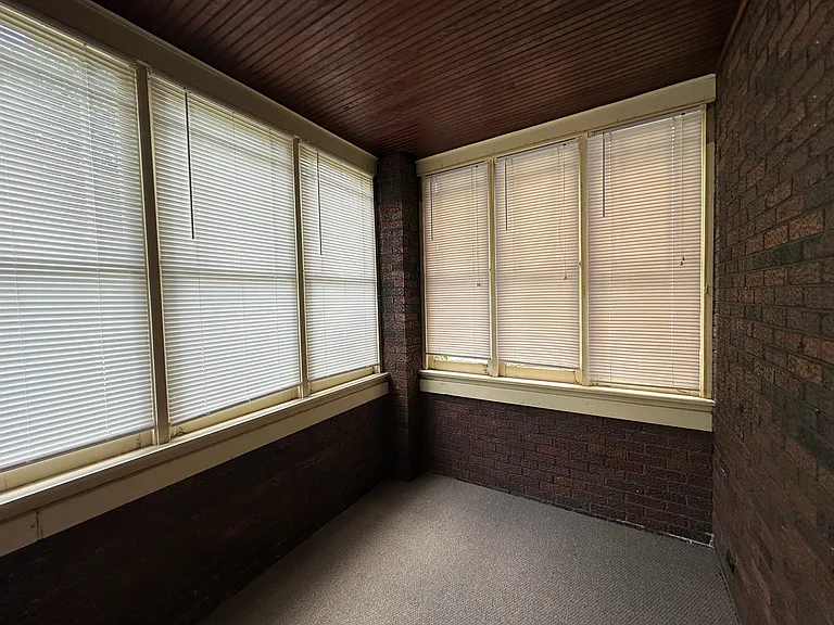 124 N London Ave — Photo 32
