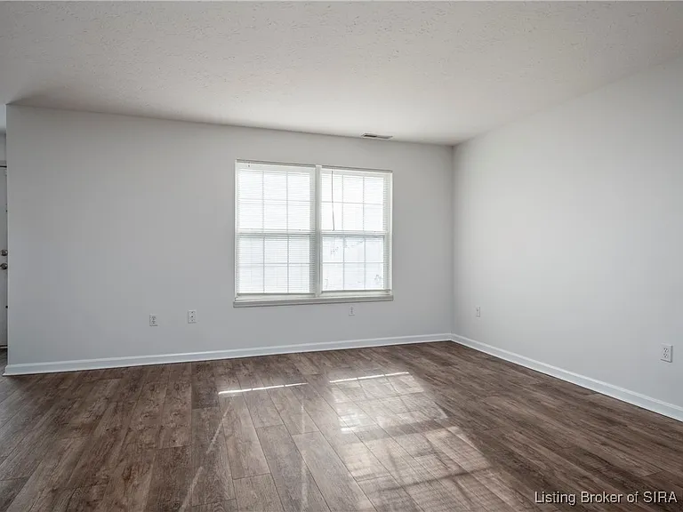303 Colonial Club Dr — Photo 6