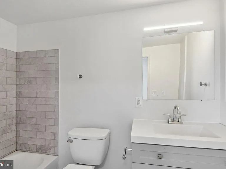 502 S Haven St — Photo 7