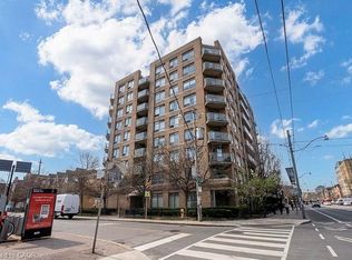140 Bathurst St #207, Toronto, ON M5V3N8