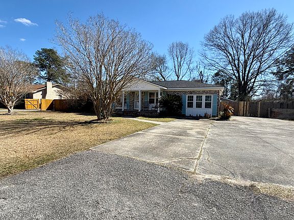 2nd image of 211 Frances St