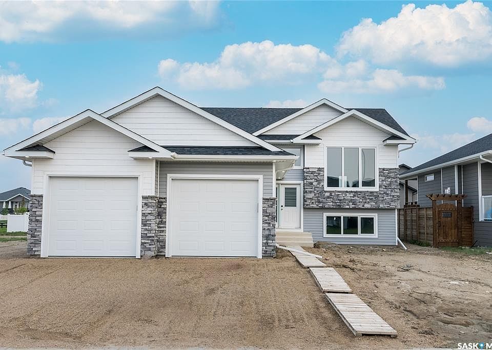 1st image of 804 Ballesteros CRESCENT