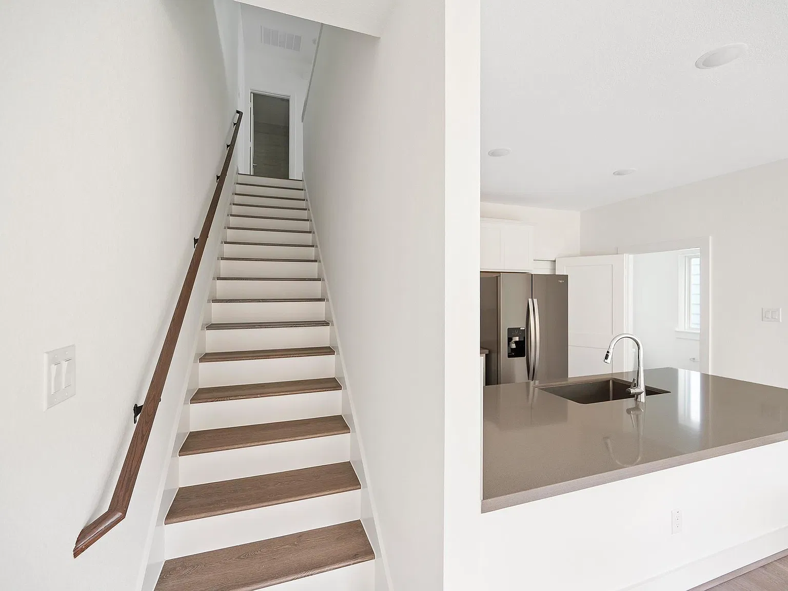 3 bed, 2.5 bath, 1226 sqft, $1,800 — Photo 4