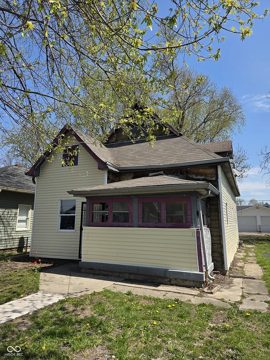 325 Harlan St photo 1
