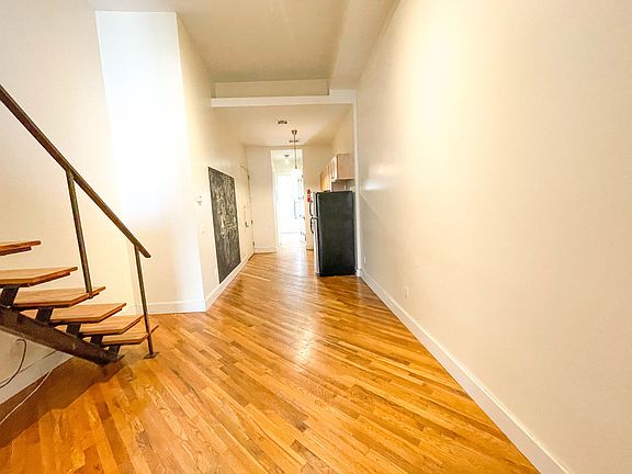 4th image of 48 Wilson Ave #C2r