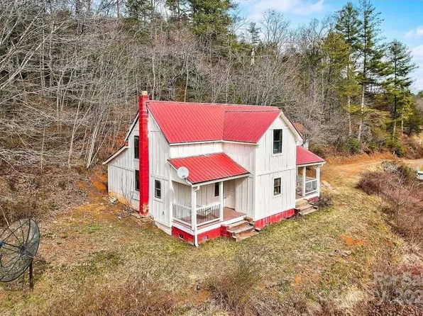 14 Old Mater Farm Rd, Sylva, NC 28779