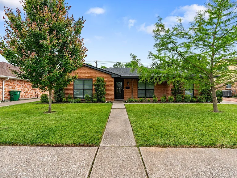 2314 Droxford Dr — Photo 1