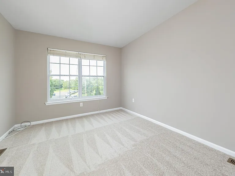 1085 Buckingham Dr — Photo 23