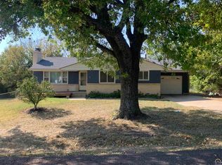 2335 SW Davis Dr, Topeka, KS 66614