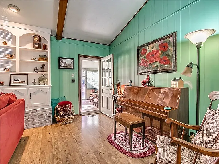 2308 Houston Ave — Photo 23