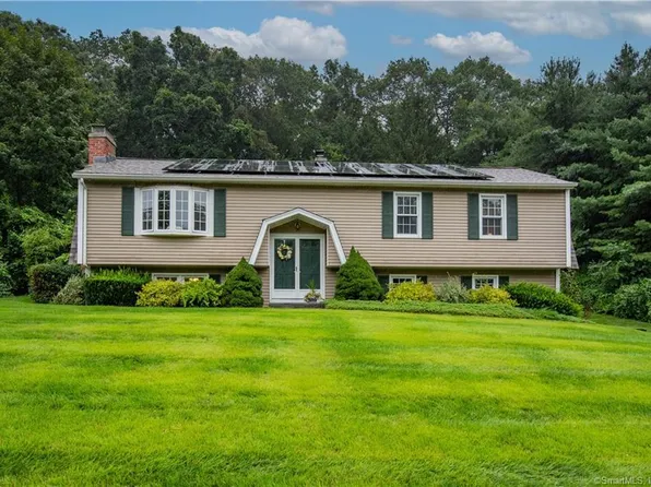 6 Pamanata Meadows, Beacon Falls, CT 06403