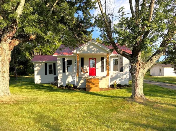 412 Twin Oaks Rd, Livingston, TN 38570