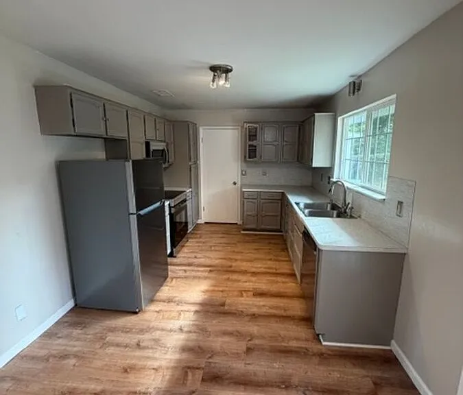 815 Cedar Oaks Ln — Photo 28