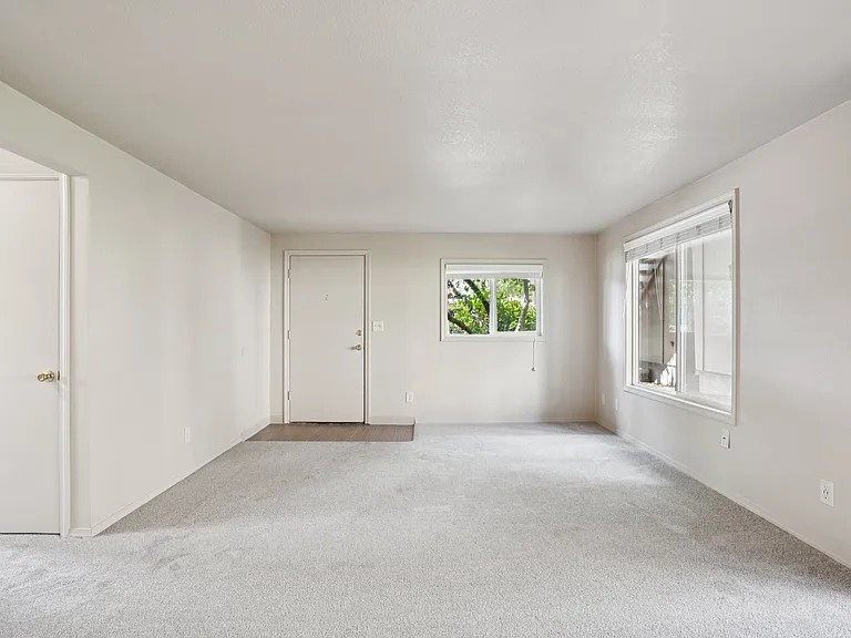 Knoll West Apartments — Photo 12