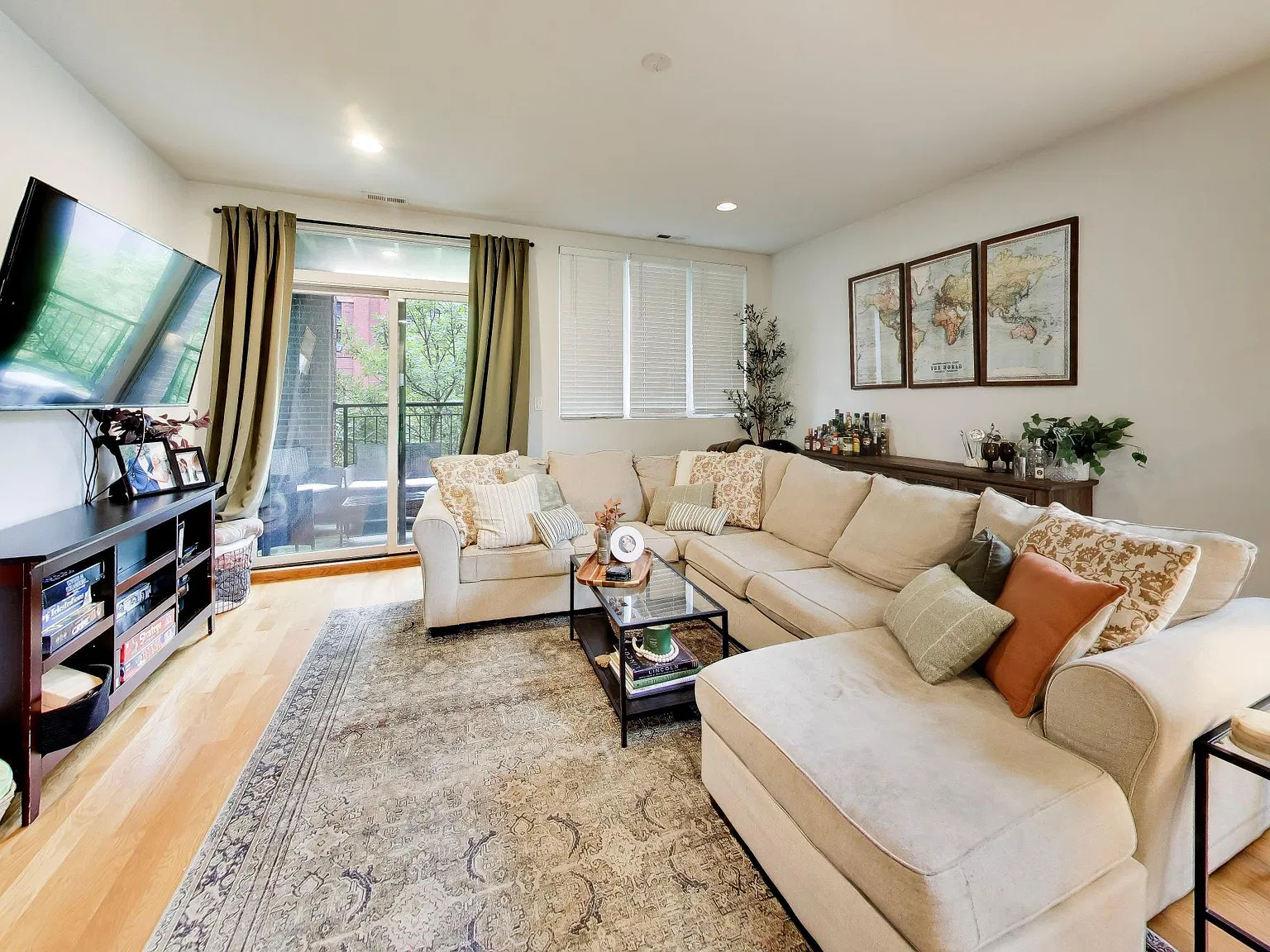 2 bed, 1446 sqft, $3,870 — Photo 2