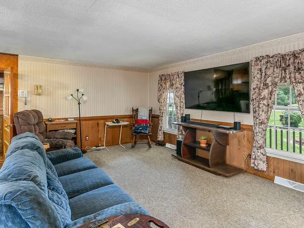 403 McPherson Dr, Mebane, NC 27302