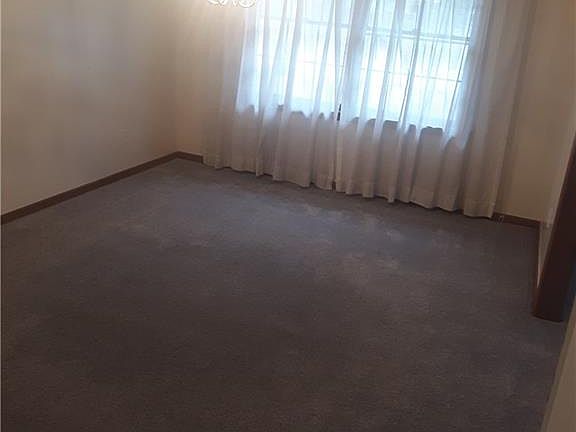 3rd image of 186 Fairway Oaks Dr