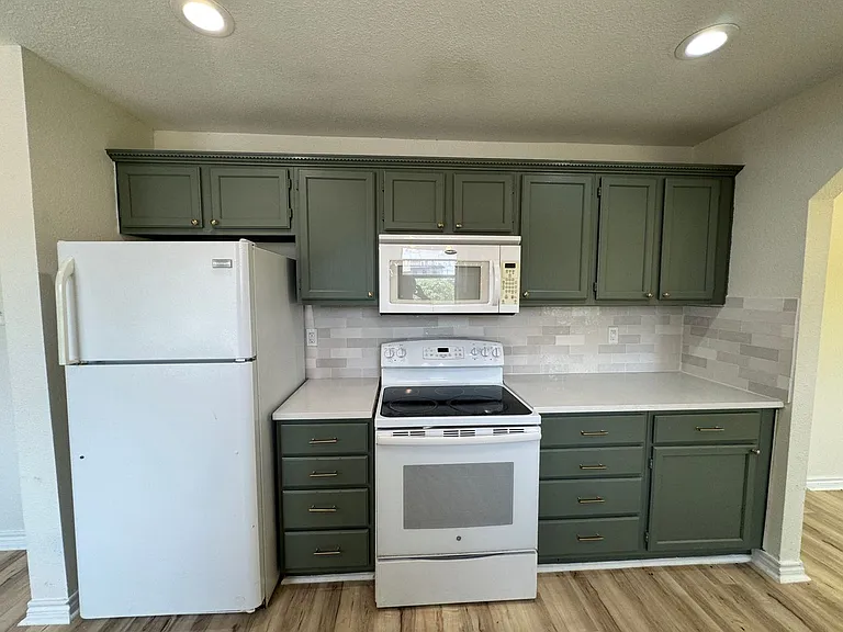 108 Easy St — Photo 16