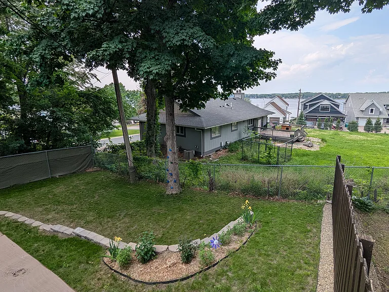 5226 Drummond Rd — Photo 24