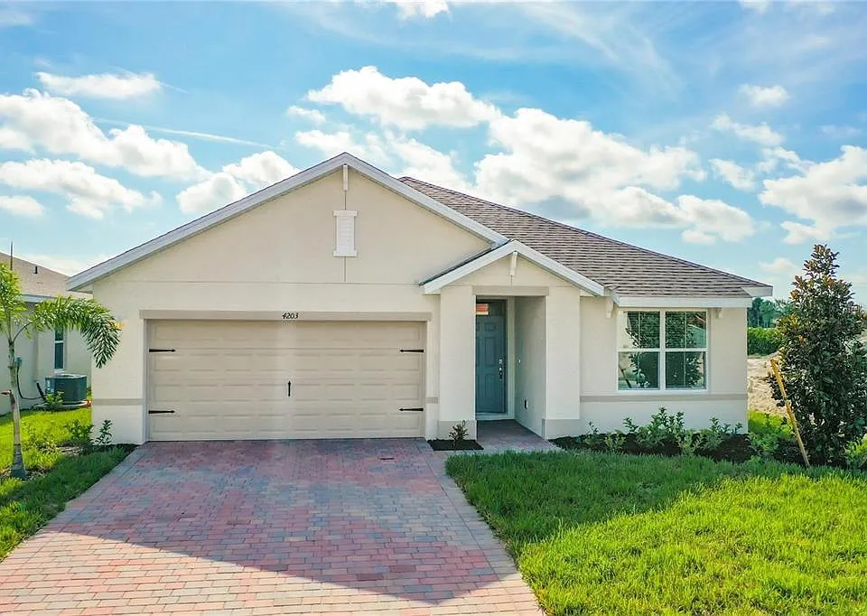 4203 Manatee Ln