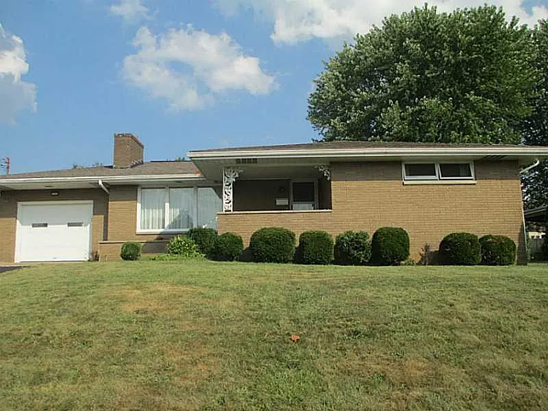 1143 Skyline Dr photo 1