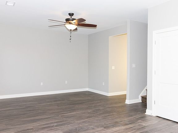 4th image of 102 Bellbrook Ln