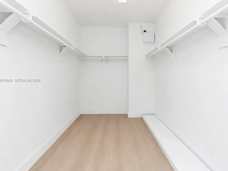 2610 NE 213th St #103 — Photo 17