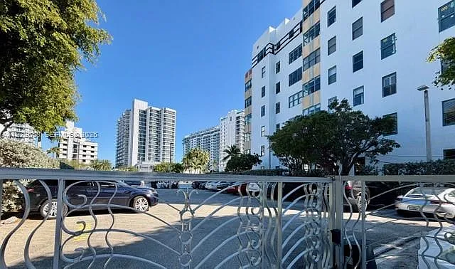 2445 Lake Pancoast Dr #7 — Photo 5