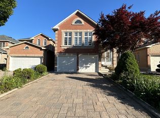 7 Symphony Gate, Markham, ON L3R 4T1