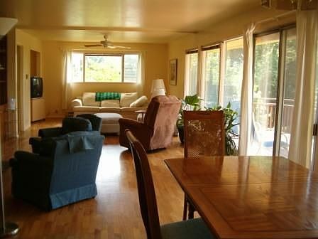 Upstairs living rm