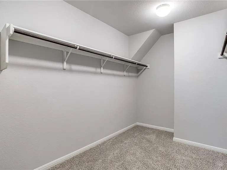 121 Quiet Man Dr — Photo 18