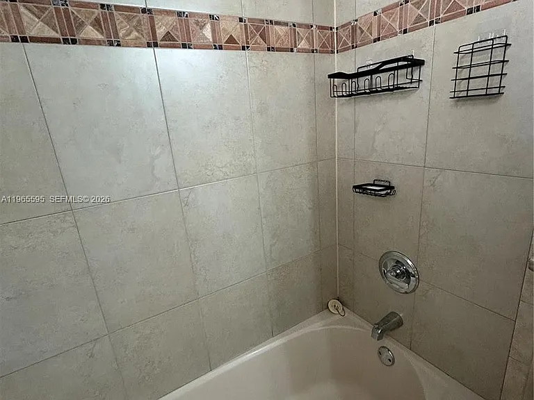 410 SE 2nd St #308 — Photo 22