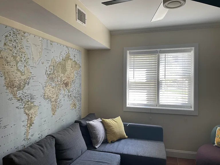 2059 Desmond Dr — Photo 4