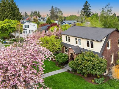 6856 17th Avenue NE, Seattle, WA, 98115