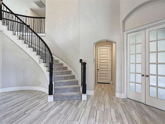 3rd image of 14803 Fall Creek View Dr