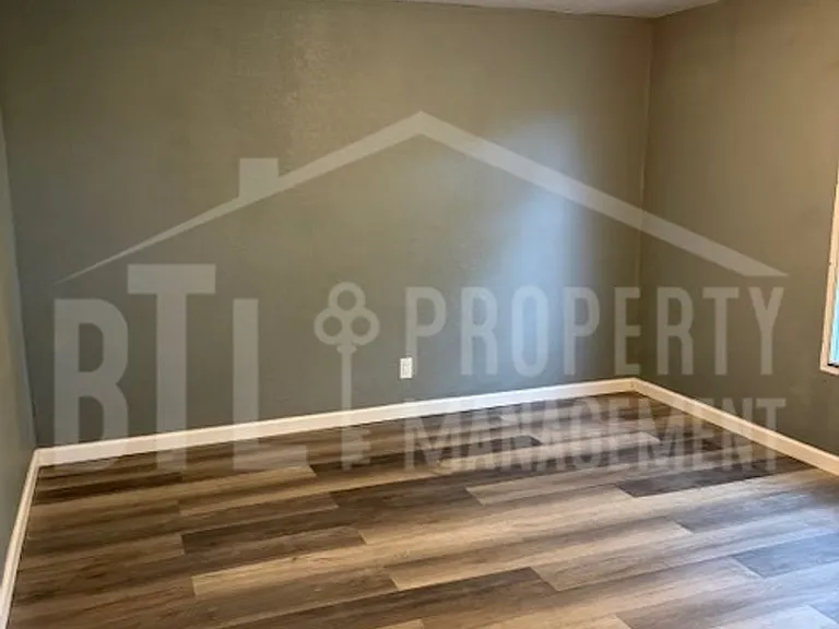 222 Meadow Hills Ln — Photo 23