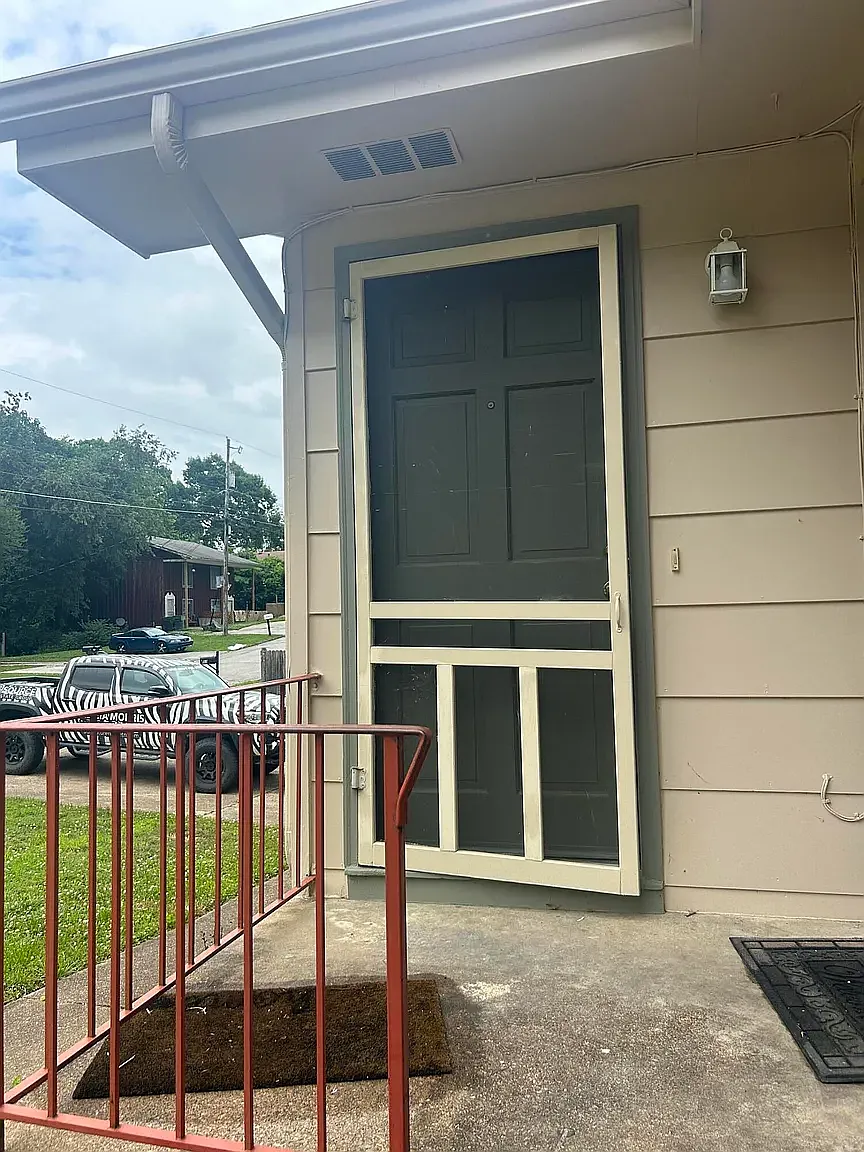 3 bed, 1.5 bath, 1450 sqft, $1,650 — Photo 3
