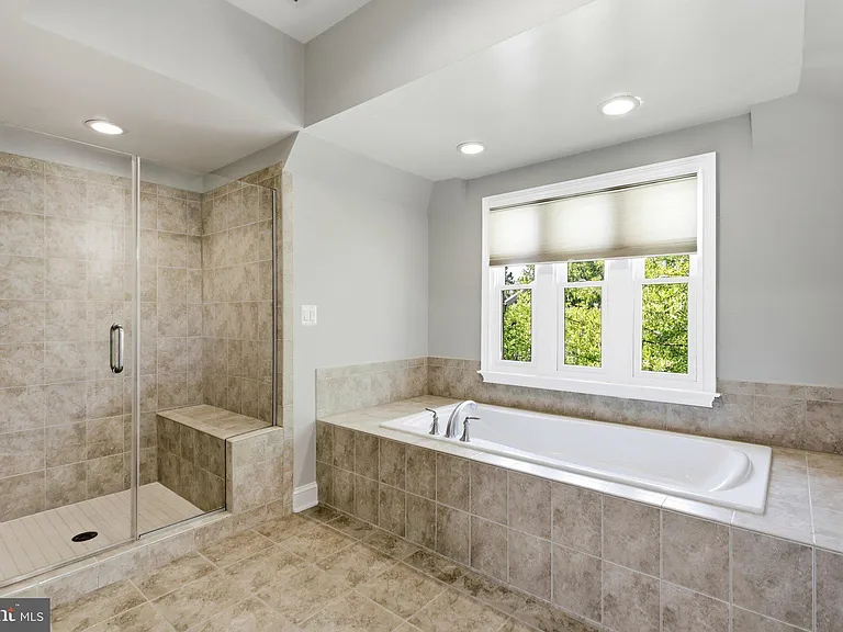 1302 Duke St — Photo 30