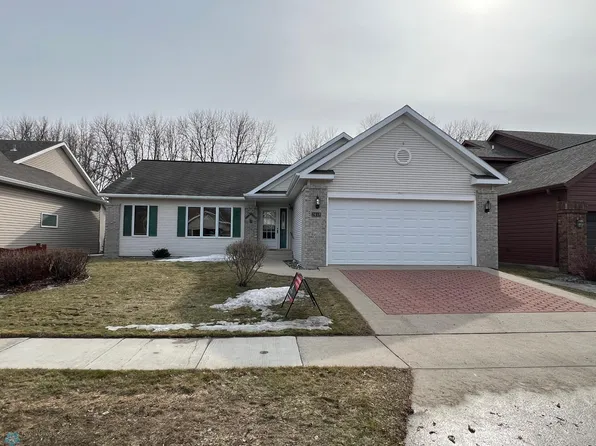 2618 Cobblestone Ct S, Fargo, ND 58103