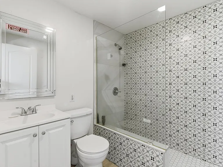 361 E Clarendon Ave — Photo 23