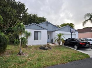 2 Beckley Pl, Boynton Beach, FL 33426